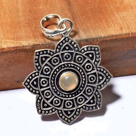 Geometric Tribal Flower of Life Agate Ethnic Handmade Pendant Jewelry 1.8" - Picture 5 of 5